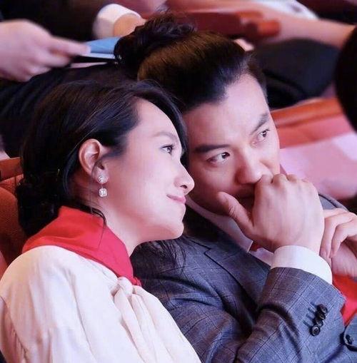 年末娱乐圈吃瓜,明星秘闻、恋情曝光，年度精彩瞬间回顾