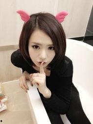 娱乐吃瓜猫戚薇,娱乐吃瓜猫的时尚生活与演艺事业